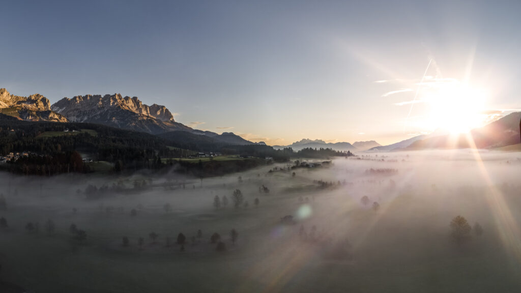 Ellmau_Landschaft_Herbst2021_EA_0144_Panorama_-4_hp.jpg